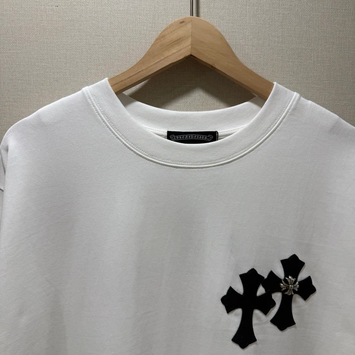 TM Chrome Hearts ： 32 ： Hot Sale os ：Black White Size：S M L XL